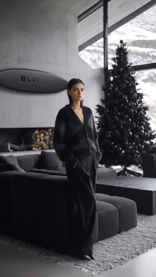 Post 10 by BLVCK PARIS TAIWAN on Instagram (video)