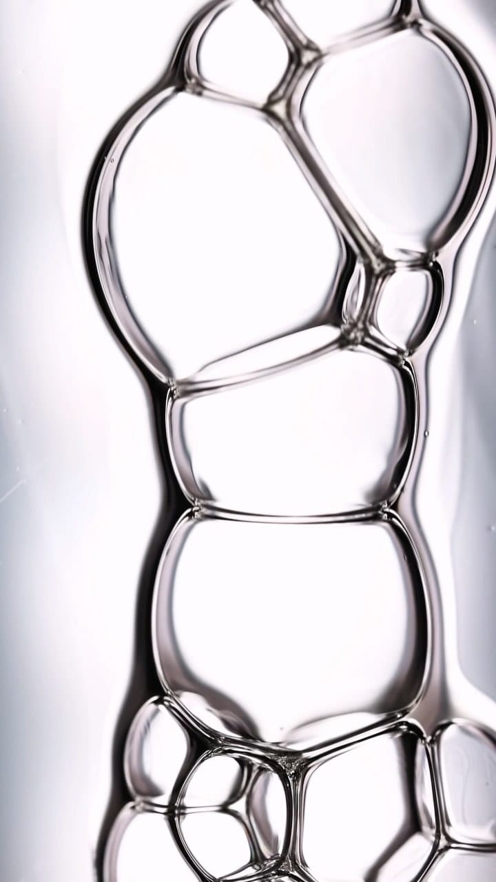 Post 8 by FLORA - Molecular Skin Therapy For Hair on Instagram (video)