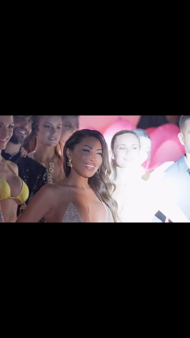 Post 4 by Risa Stones on Instagram (video)