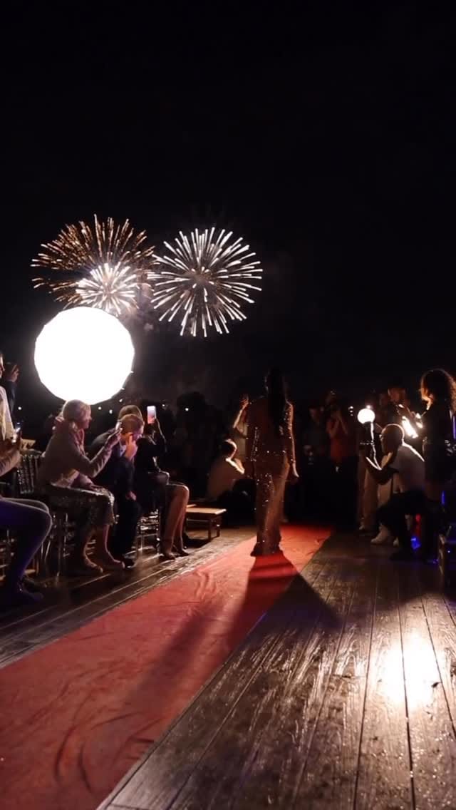 Post 7 by Risa Stones on Instagram (video)