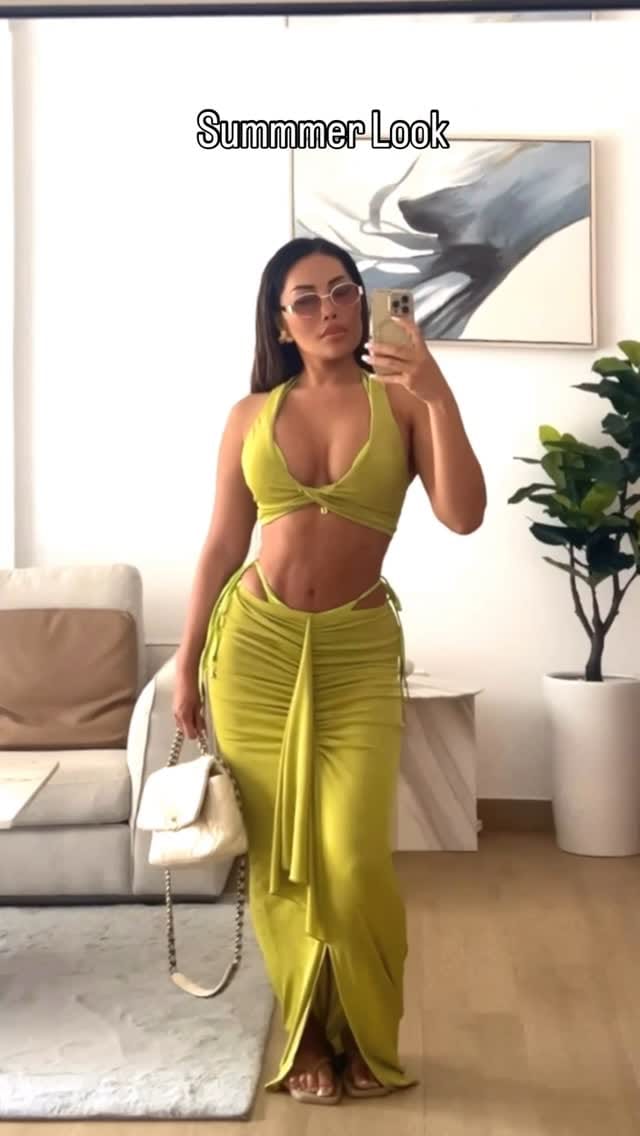 Post 6 by Risa Stones on Instagram (video)
