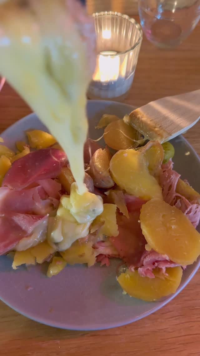 Post 2 by MONBLEU on Instagram (video)