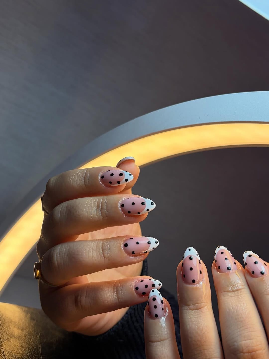 Post 5 by 𝐌𝐲𝐫𝐚 𝐁𝐞𝐚𝐮𝐭𝐲  | Ongles & extensions de cils Lyon | Formations on Instagram (carousel)