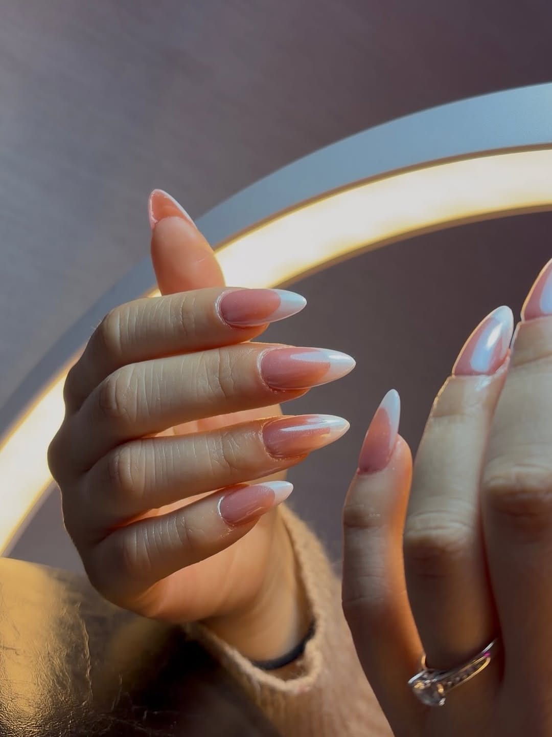 Post 4 by 𝐌𝐲𝐫𝐚 𝐁𝐞𝐚𝐮𝐭𝐲  | Ongles & extensions de cils Lyon | Formations on Instagram (carousel)