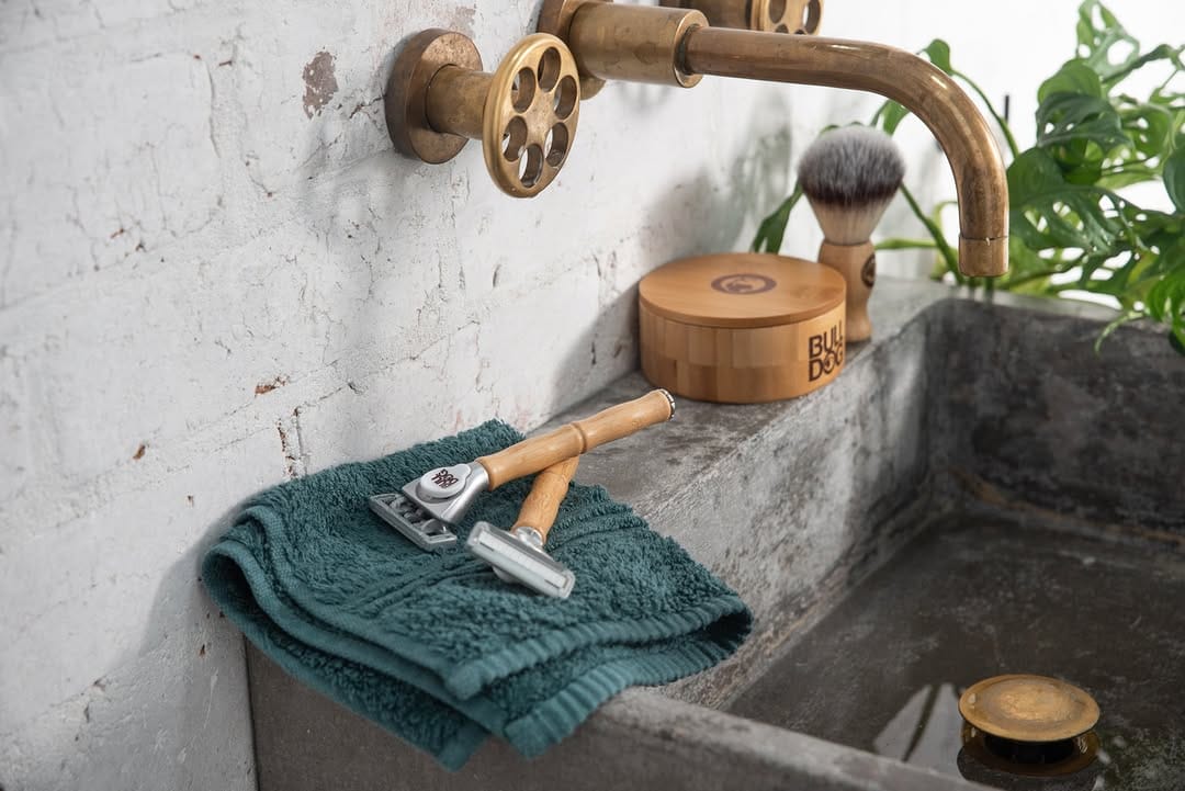 Post 7 by Bulldog Skincare France on Instagram (image)