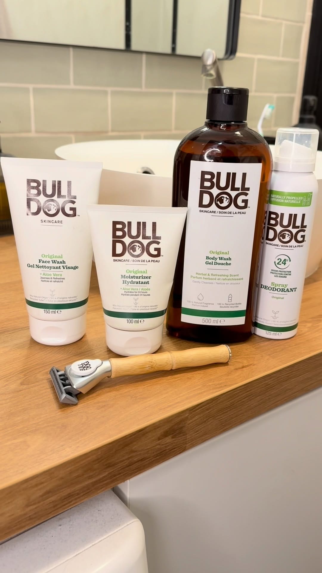 Post 5 by Bulldog Skincare France on Instagram (video)