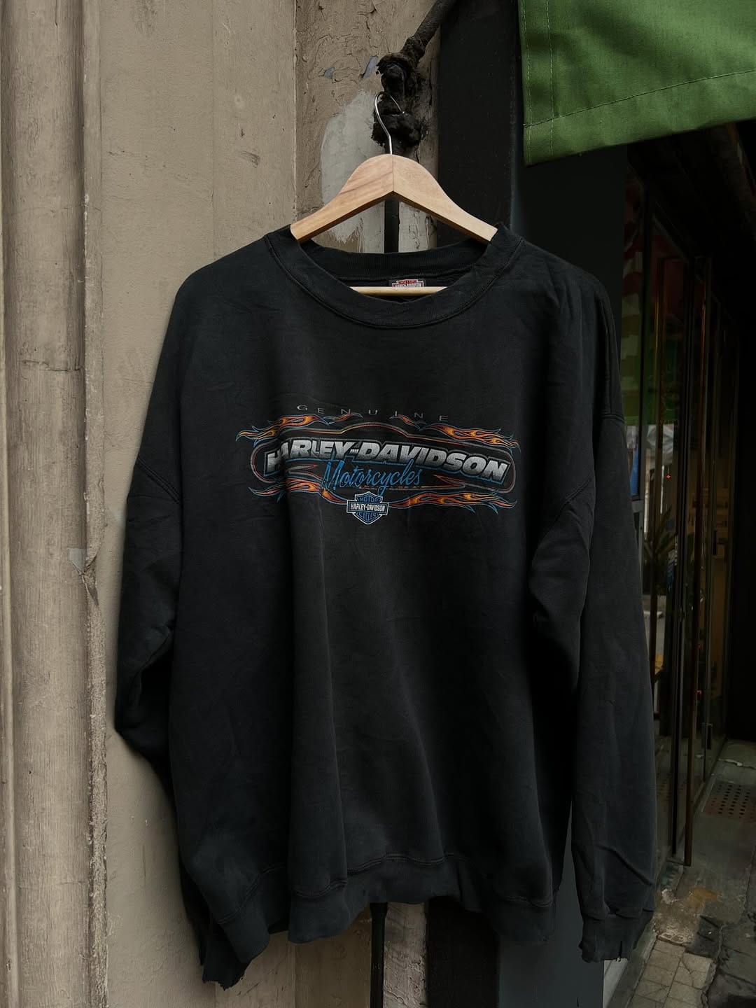 Post 2 by SON ET IMAGE vintage store on Instagram (carousel)