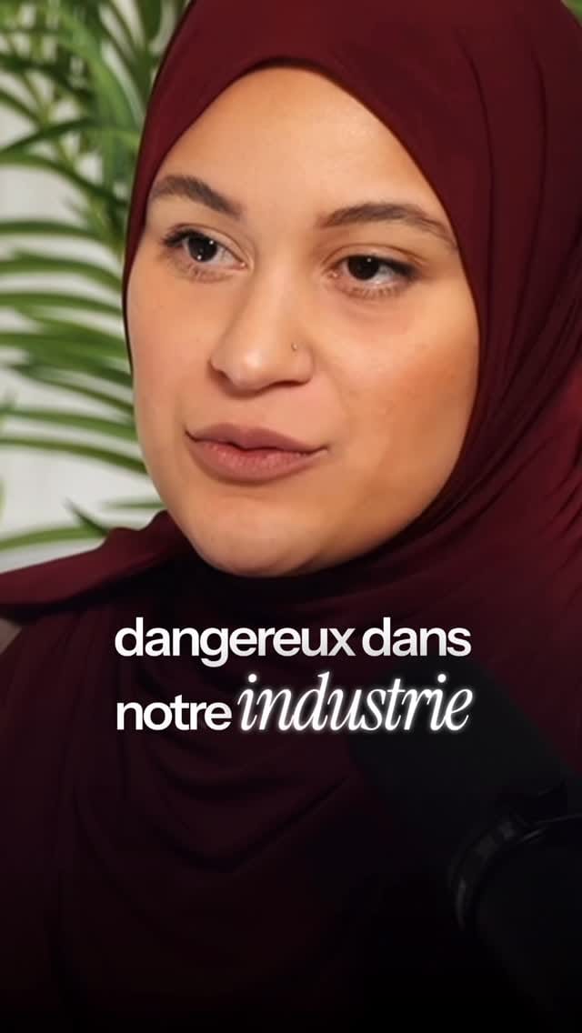 Post 5 by LISSAGES & SOINS | SALON PRIVÉ | PARIS on Instagram (video)