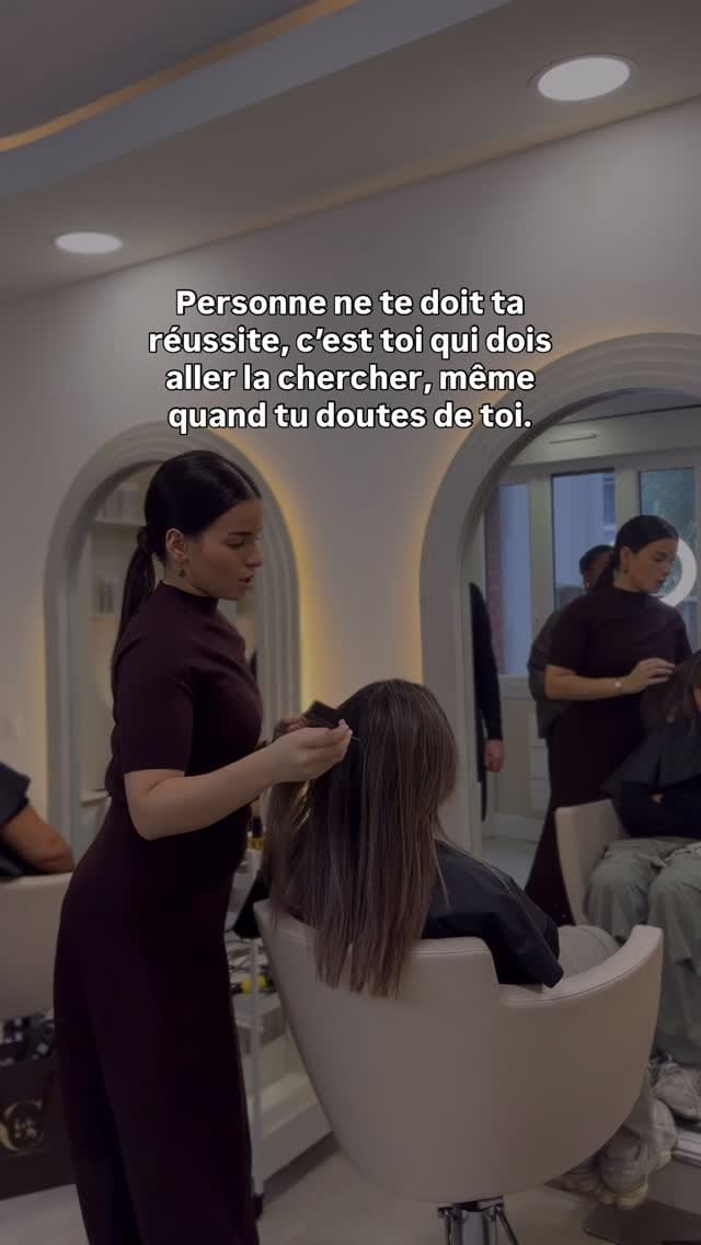 Post 6 by LISSAGES & SOINS | SALON PRIVÉ | PARIS on Instagram (video)
