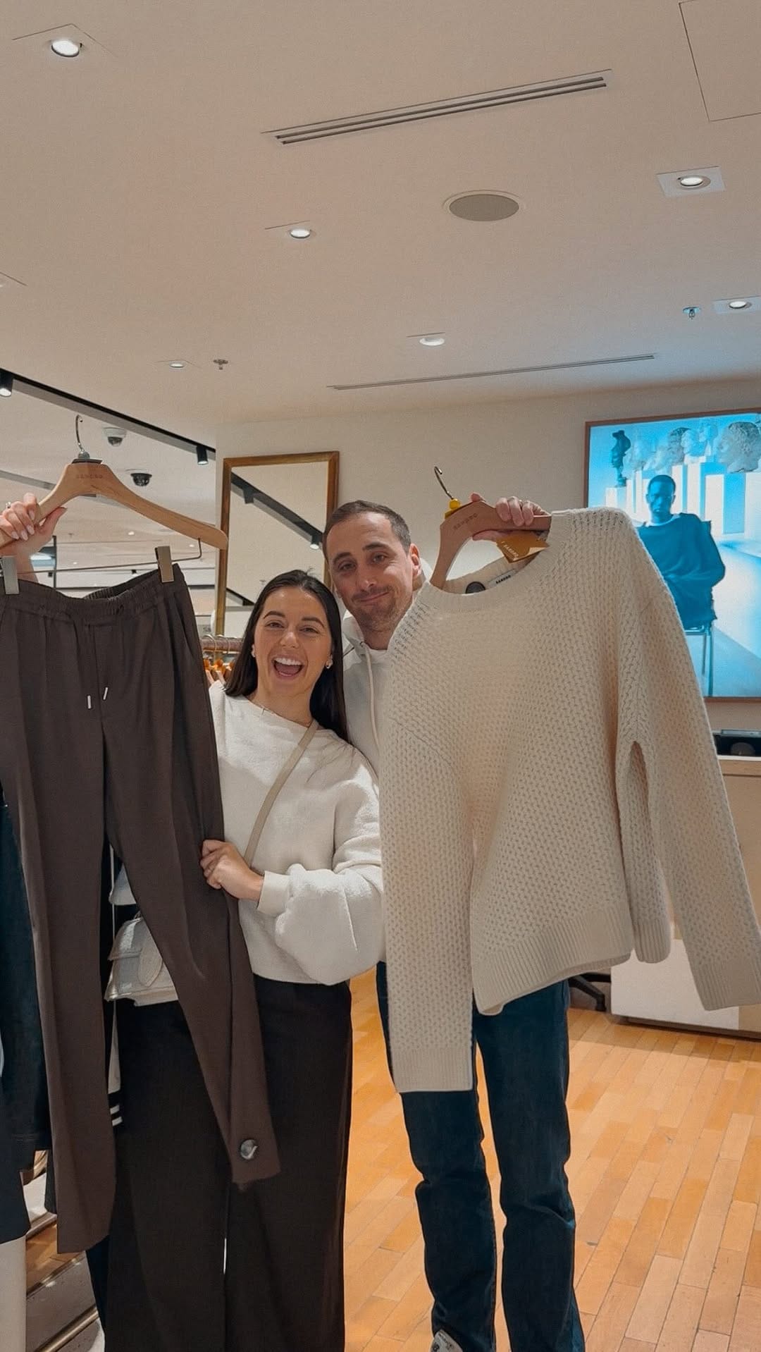 Post 8 by Printemps Marseille on Instagram (video)