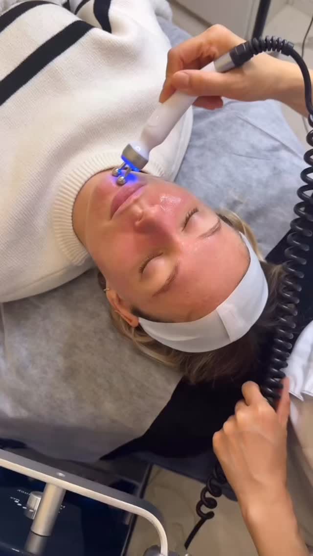 Post 6 by New Angance Paris on Instagram (video)