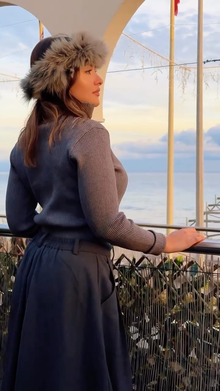 Post 5 by hana on Instagram (video)