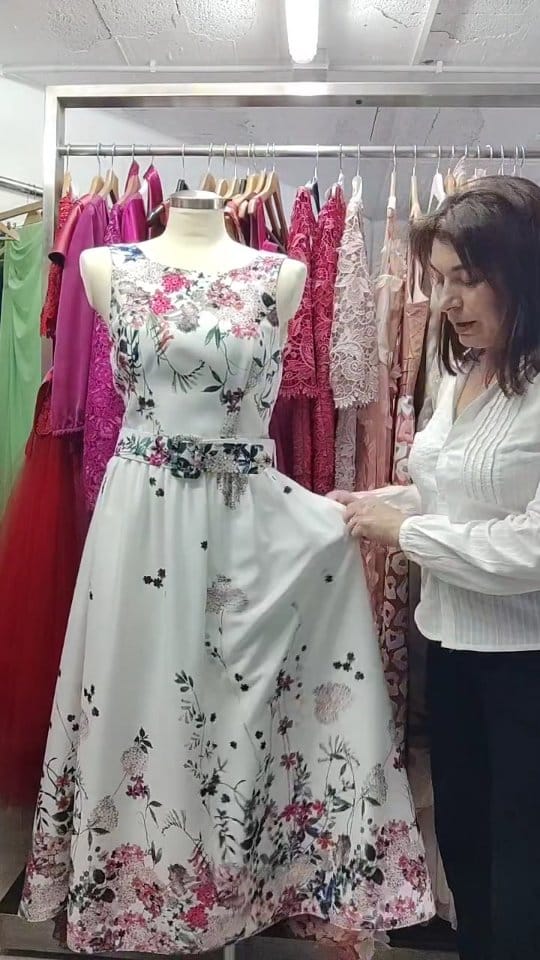 Post 2 by Francesca Marlop | modista novias on Instagram (video)