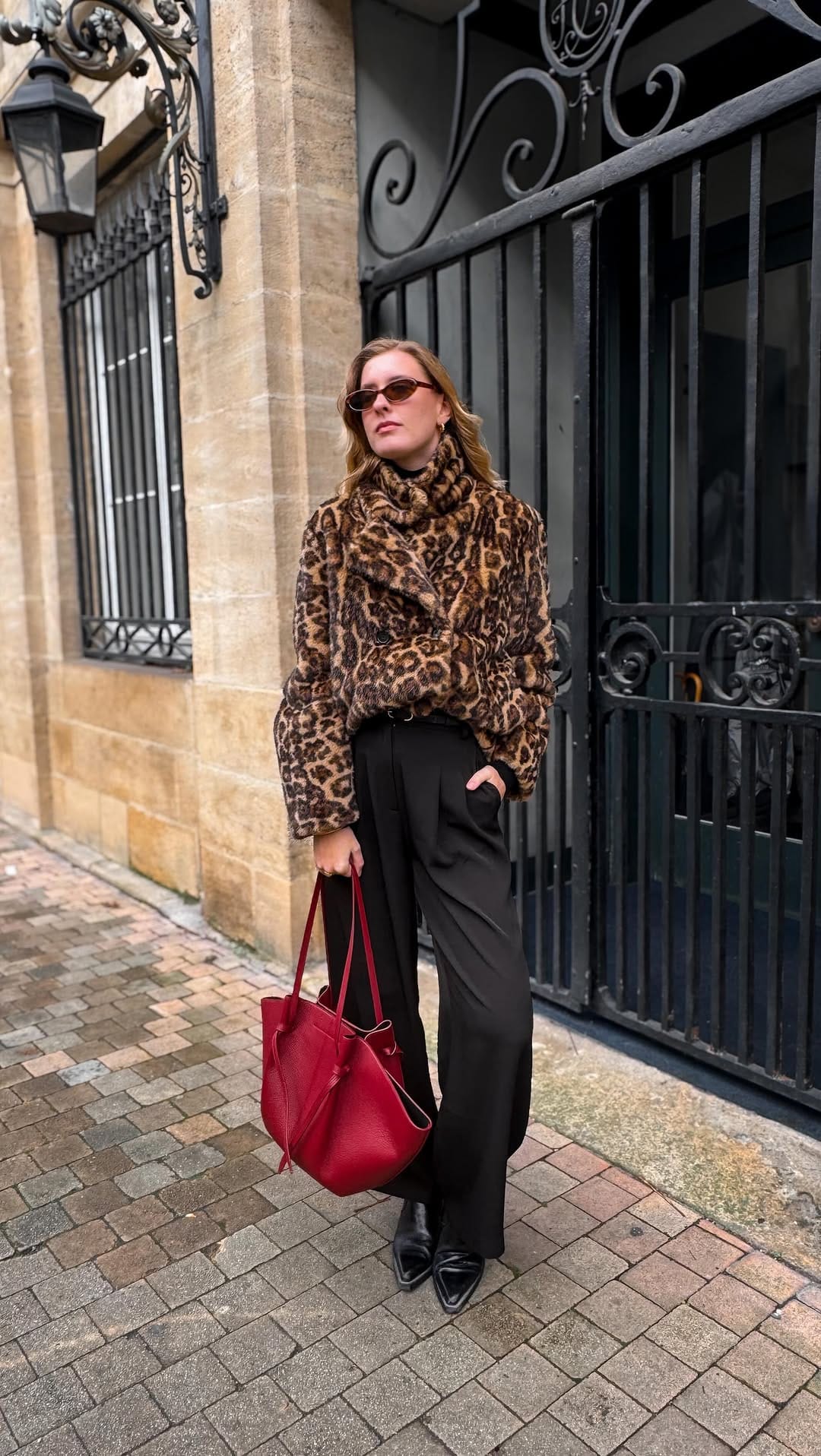 Post 3 by ISABELLE on Instagram (video)