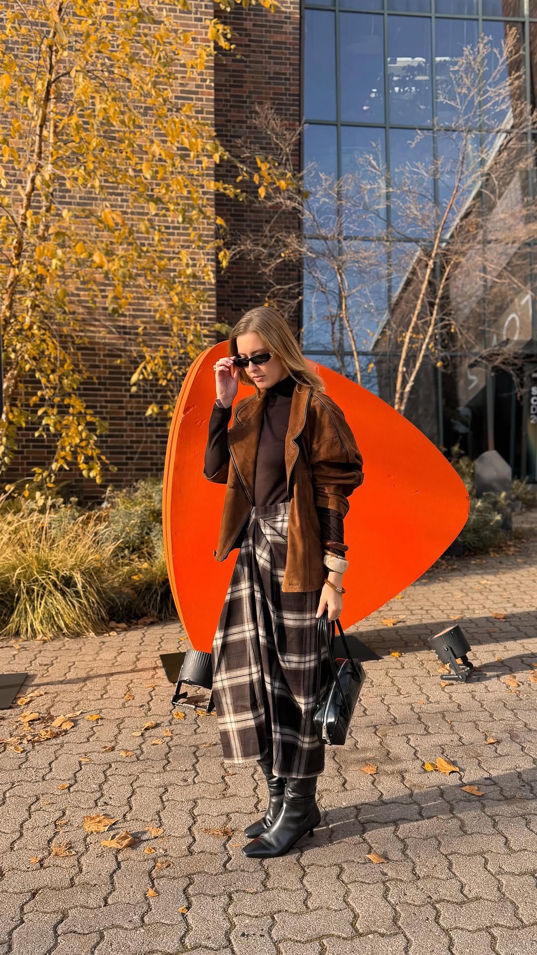 Post 9 by ISABELLE on Instagram (video)