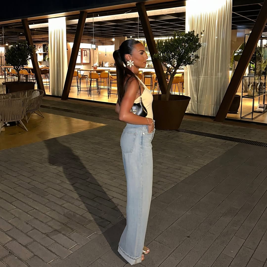 Post 8 by Inès on Instagram (carousel)