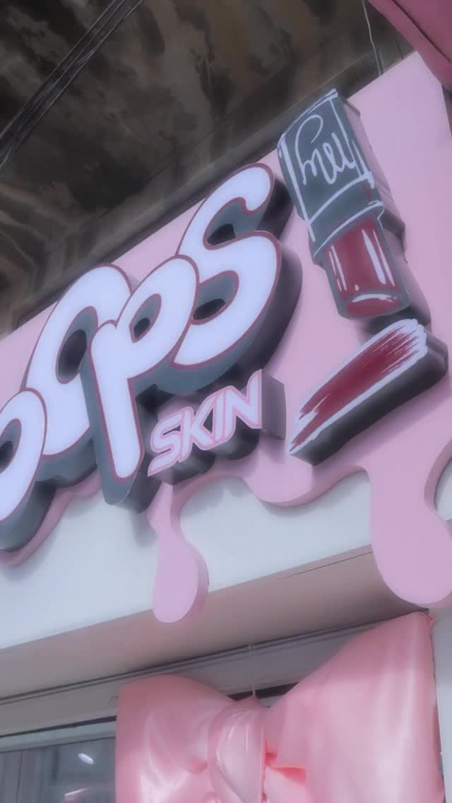 Post 6 by Oops skin 💄 on Instagram (video)