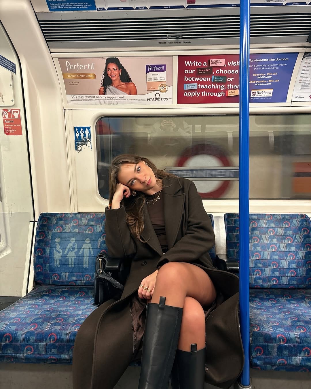 Post 10 by Elsa on Instagram (carousel)