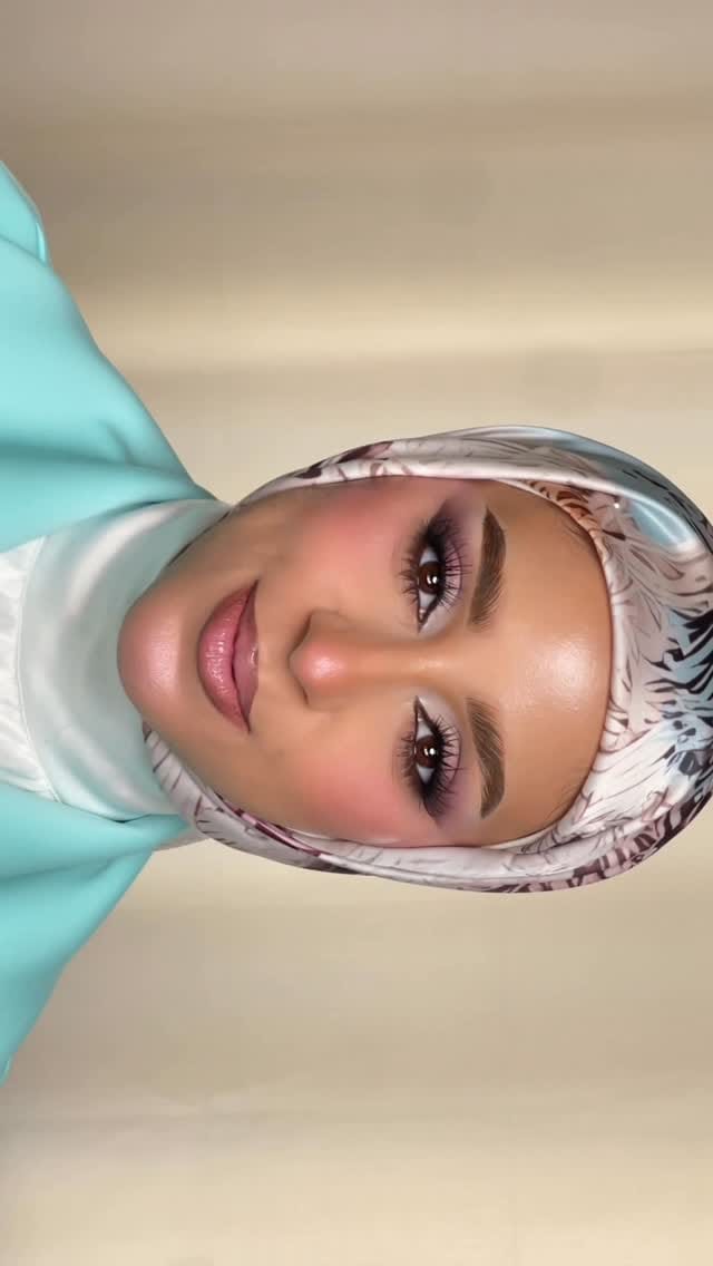 Post 7 by Oops skin 💄 on Instagram (video)