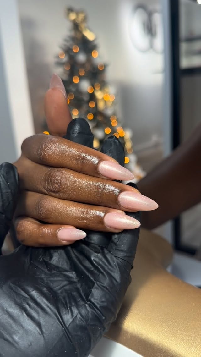 Post 1 by 𝐍𝐀𝐈𝐋𝐒 𝐆𝐔𝐀𝐃𝐄𝐋𝐎𝐔𝐏𝐄 💅🏾 on Instagram (video)