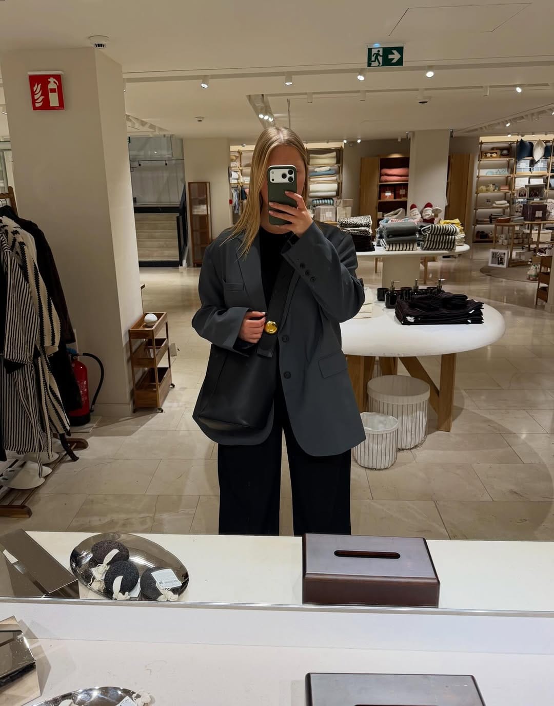 Post 2 by E M I L I E  • on Instagram (carousel)