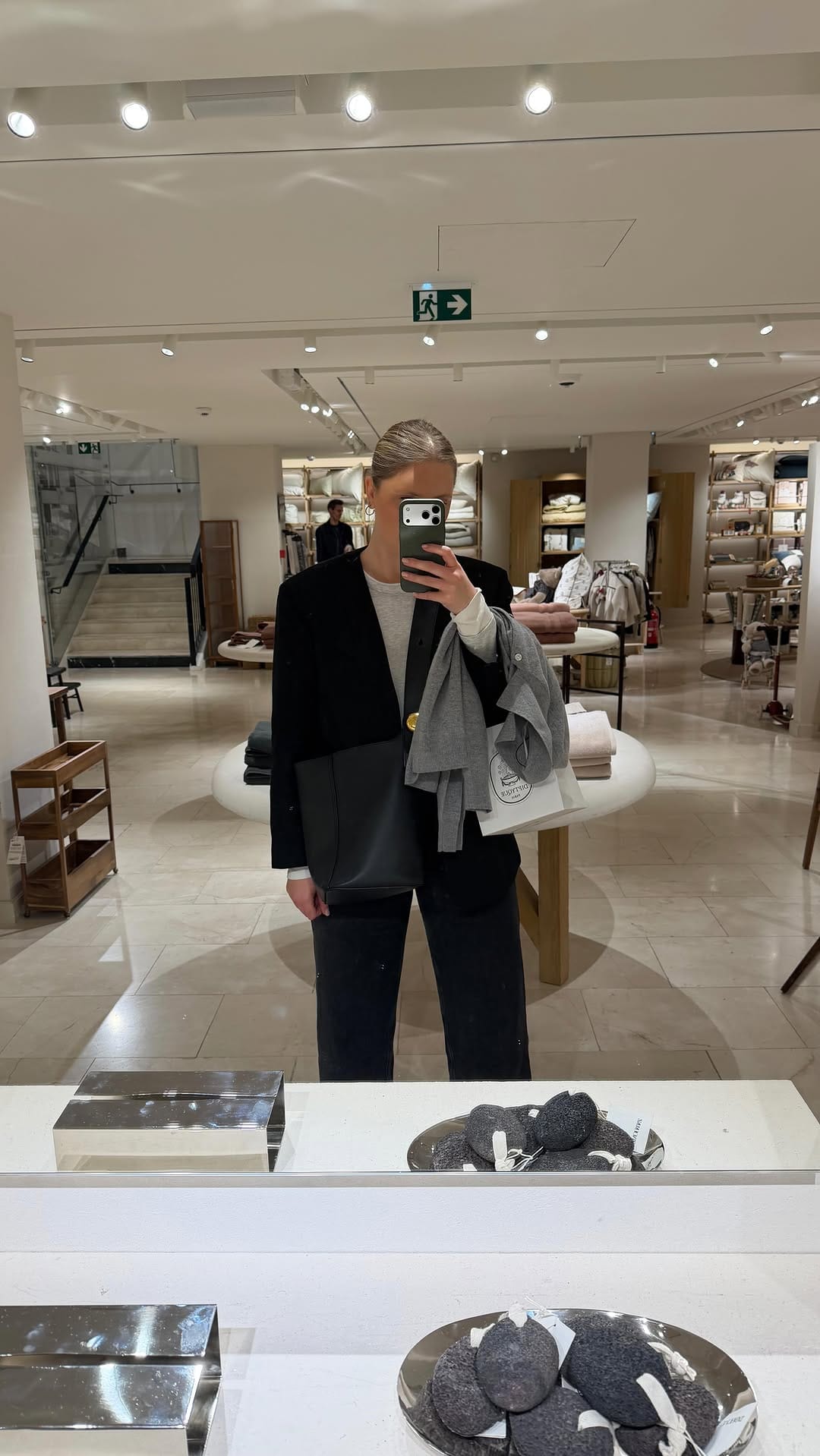 Post 6 by E M I L I E  • on Instagram (video)
