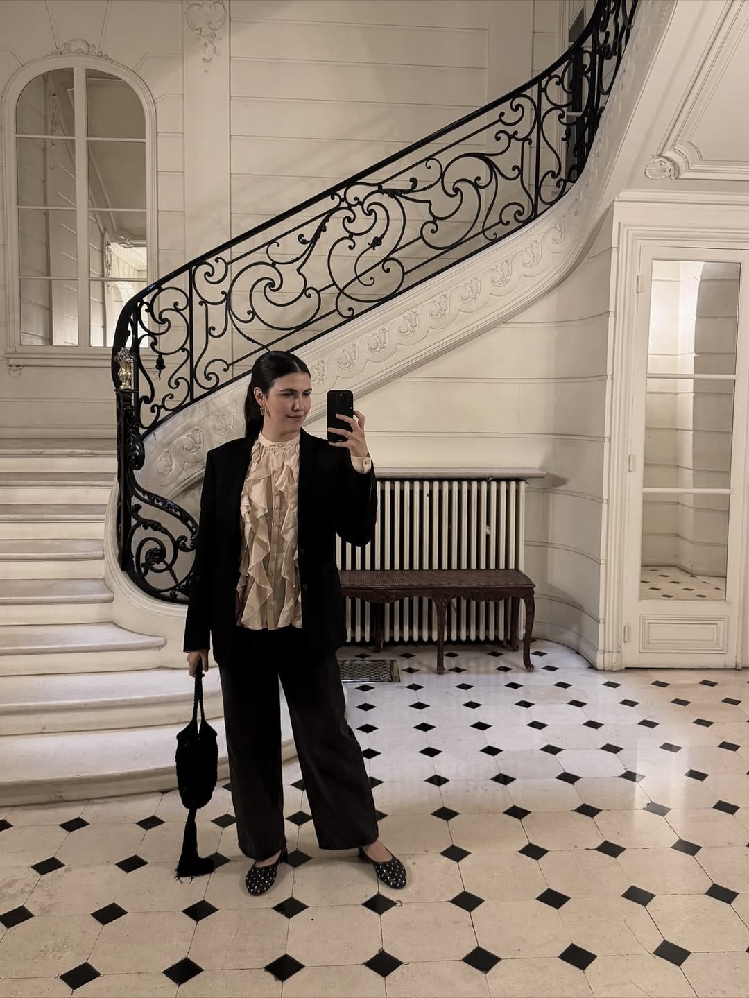 Post 9 by Gabriela Cambero on Instagram (carousel)