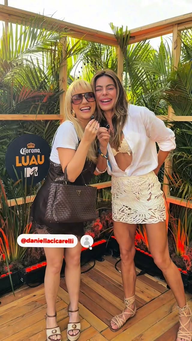 Post 6 by Isabela Simões on Instagram (video)