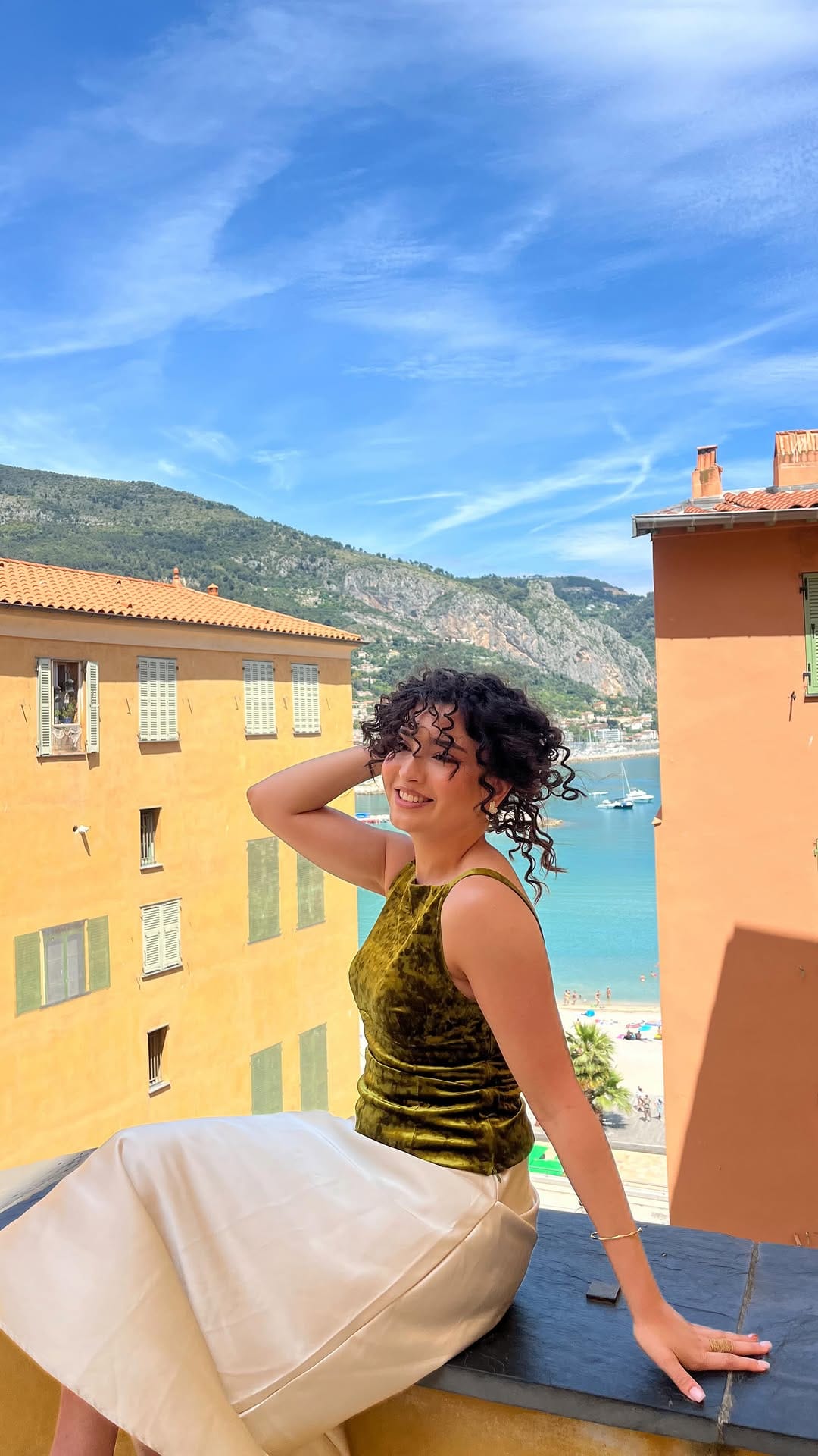 Post 1 by Imène on Instagram (video)