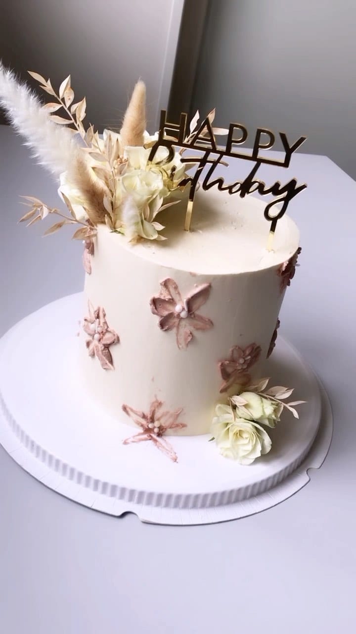 Post 9 by RECETTE & VENTE  DE PATISSERIE on Instagram (video)