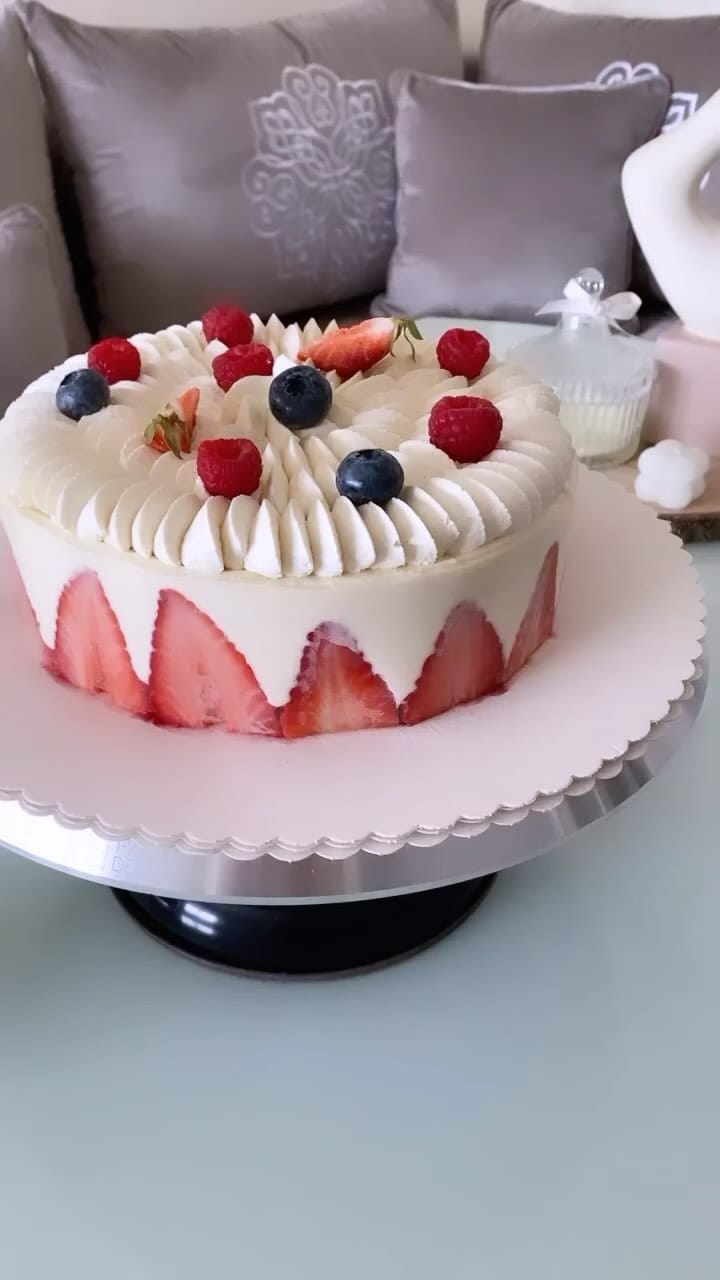 Post 6 by RECETTE & VENTE  DE PATISSERIE on Instagram (video)