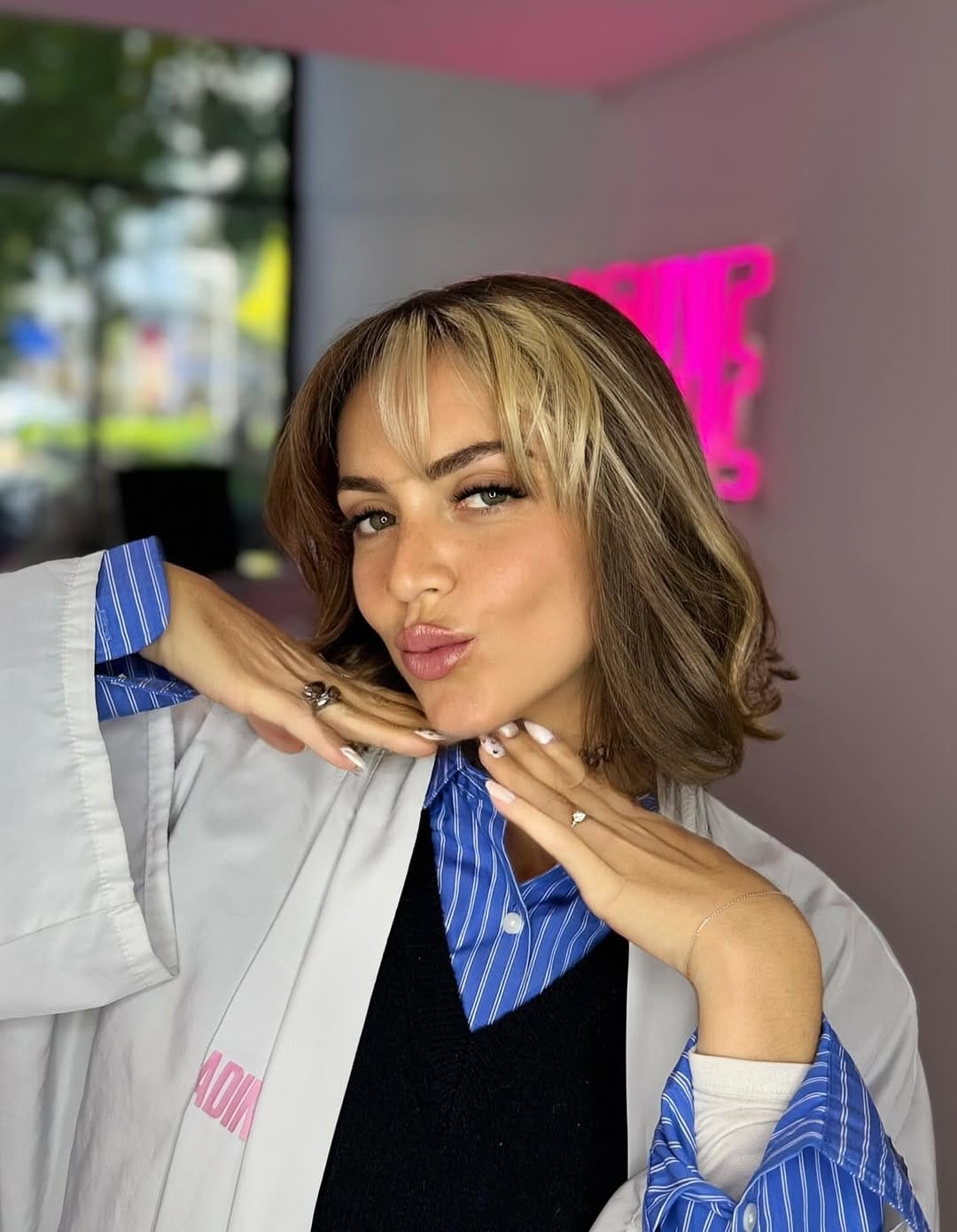 Post 5 by 𝗚𝗥𝗘𝗡𝗔𝗗𝗜𝗡𝗘 𝗛𝗔𝗜𝗥 on Instagram (image)