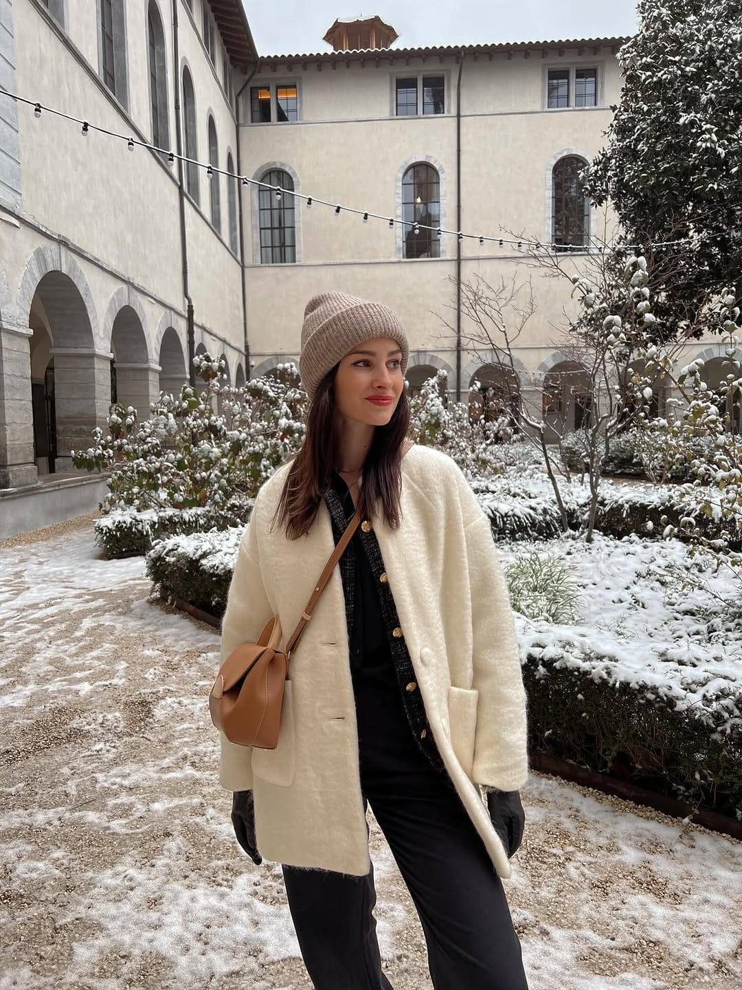 Post 6 by Justine Dalle Vedove - Mode & Lifestyle 🌞 on Instagram (carousel)