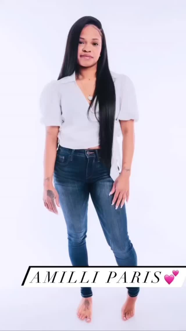 Post 2 by AmilliParis👑♌️ on Instagram (video)