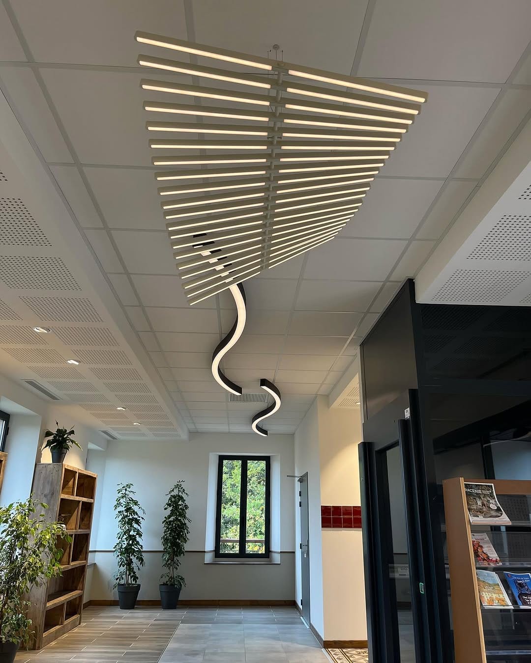 Post 7 by Mise en Scène - Éclairage on Instagram (carousel)