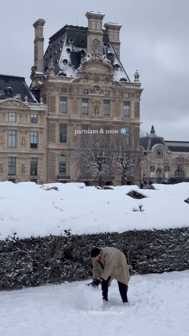 Post 9 by Alexandra | Paris on Instagram (video)