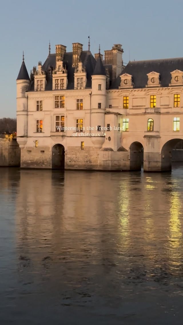 Post 6 by Alexandra | Paris on Instagram (video)