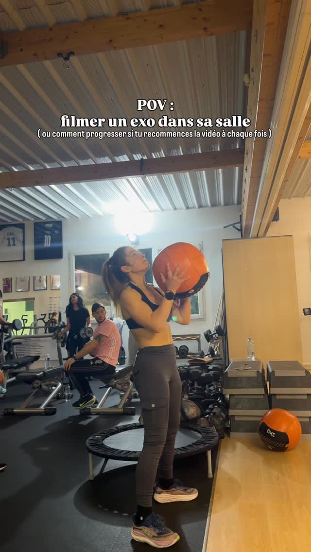 Post 7 by Cameron | Lifestyle Blonde Sportive & Solaire | Marseille/Cannes on Instagram (video)