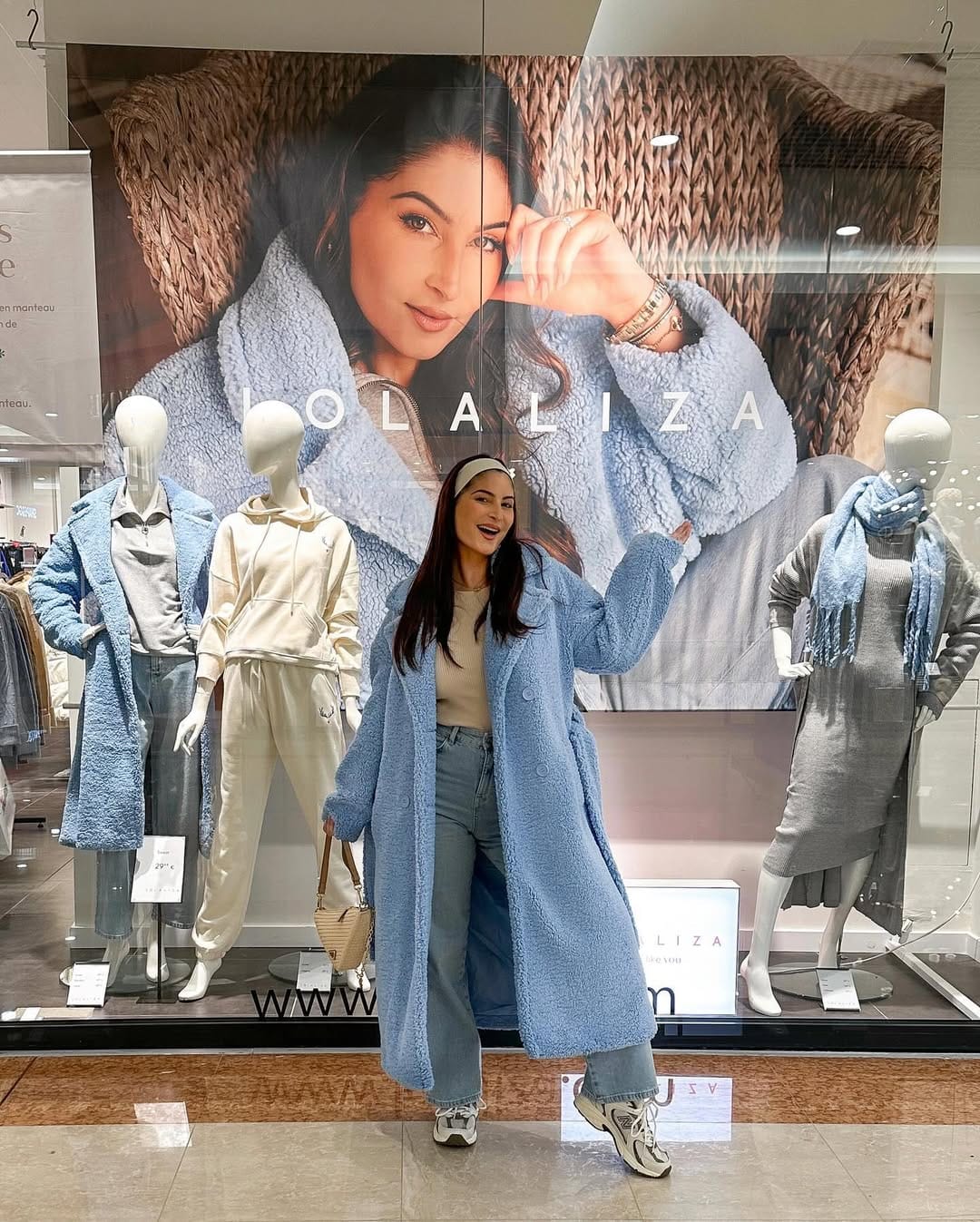 Post 8 by L U F Y on Instagram (carousel)