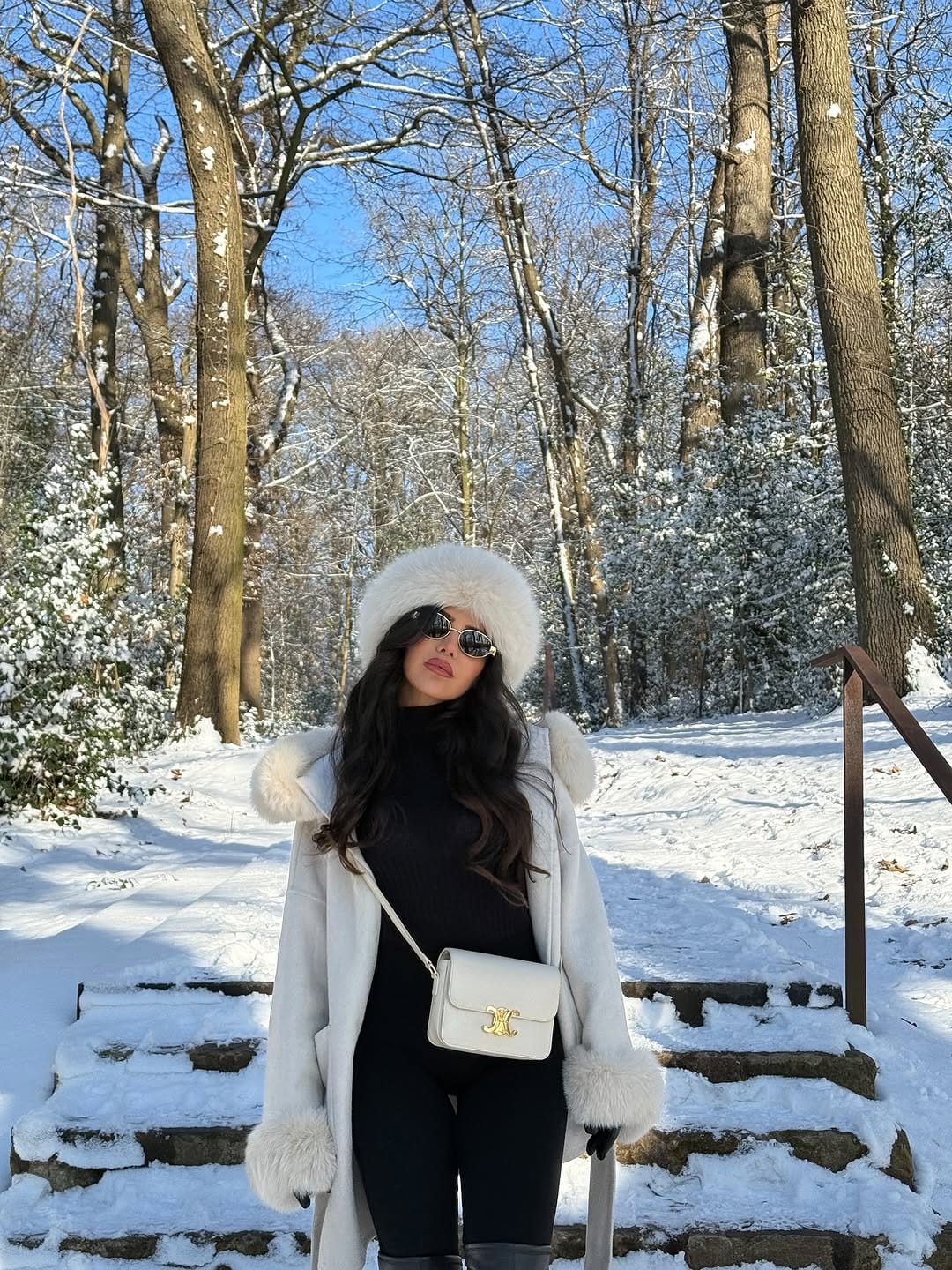 Post 2 by ＡＮＤＲＥＡ  ＣＨＬＯＥ on Instagram (carousel)