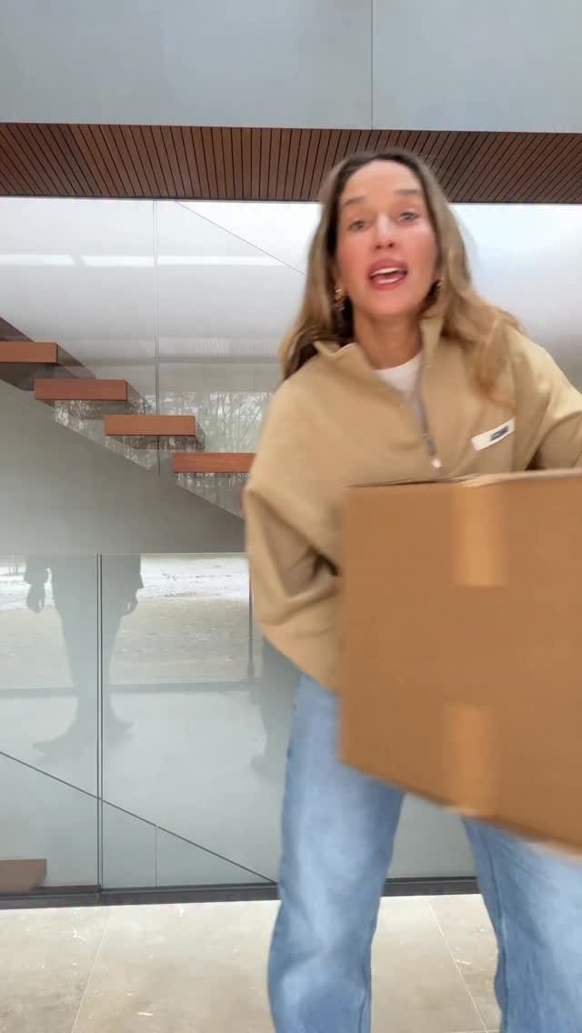 Post 2 by Tiany Kiriloff on Instagram (video)