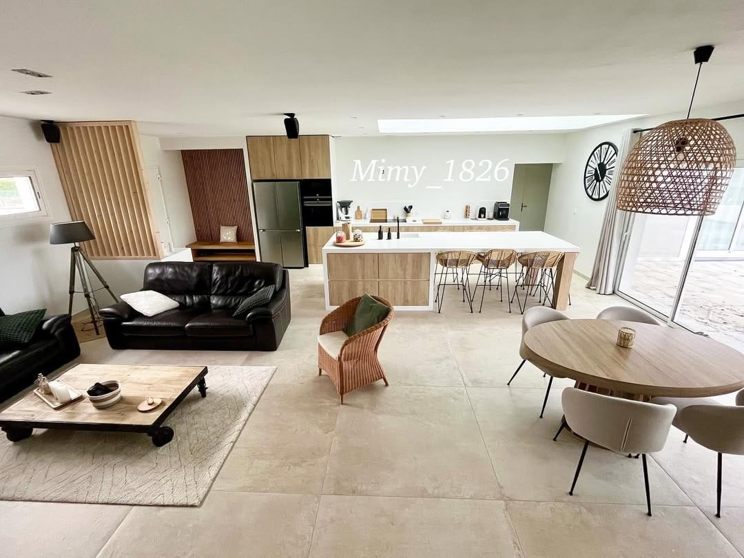Post 5 by 〰️Mimy〰️ on Instagram (image)