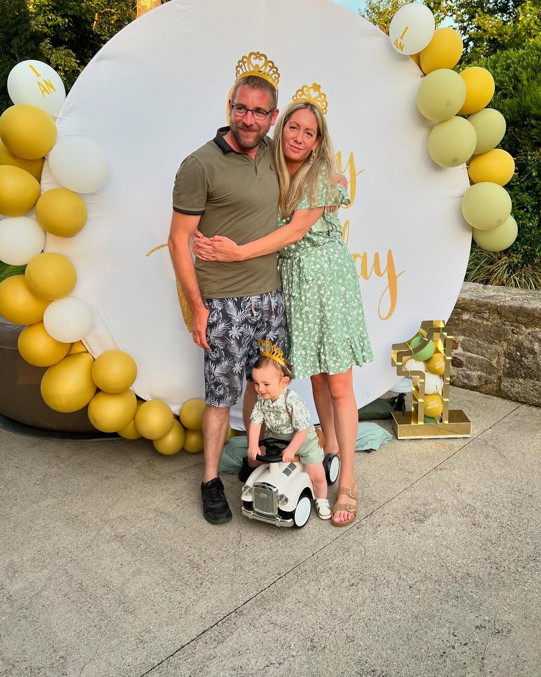Post 1 by DEBORAH 🌸 | Greg 😎 on Instagram (carousel)