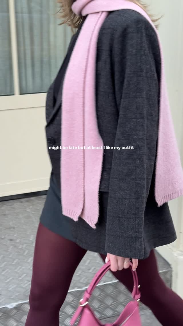Post 3 by Emma Vsn on Instagram (video)