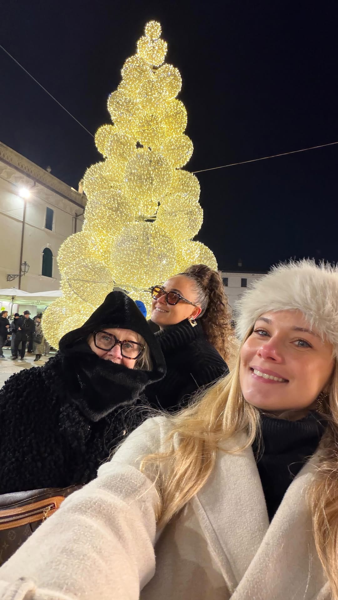 Post 6 by CHARLÈNE🇫🇷&FRANCESCA🇮🇹 on Instagram (video)