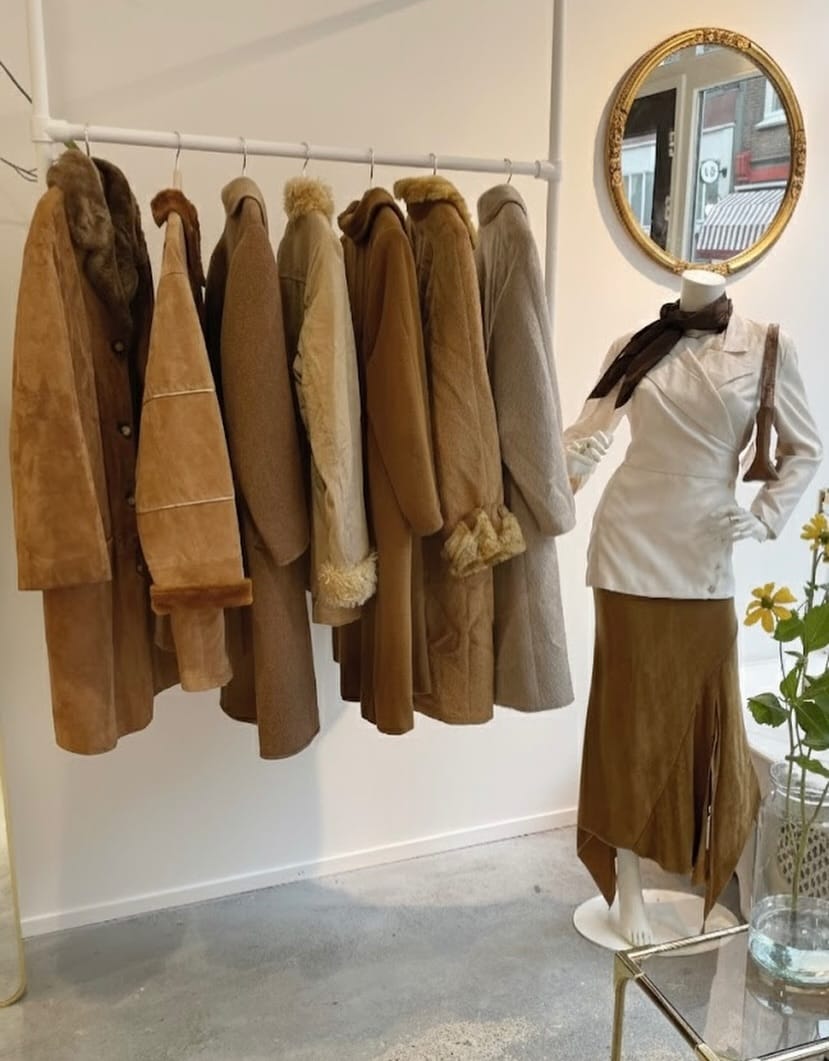 Post 2 by J’adore Vintage on Instagram (image)