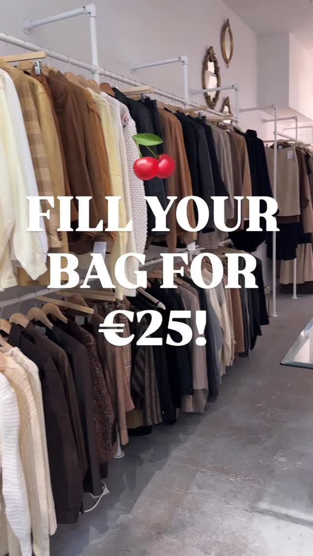 Post 1 by J’adore Vintage on Instagram (video)