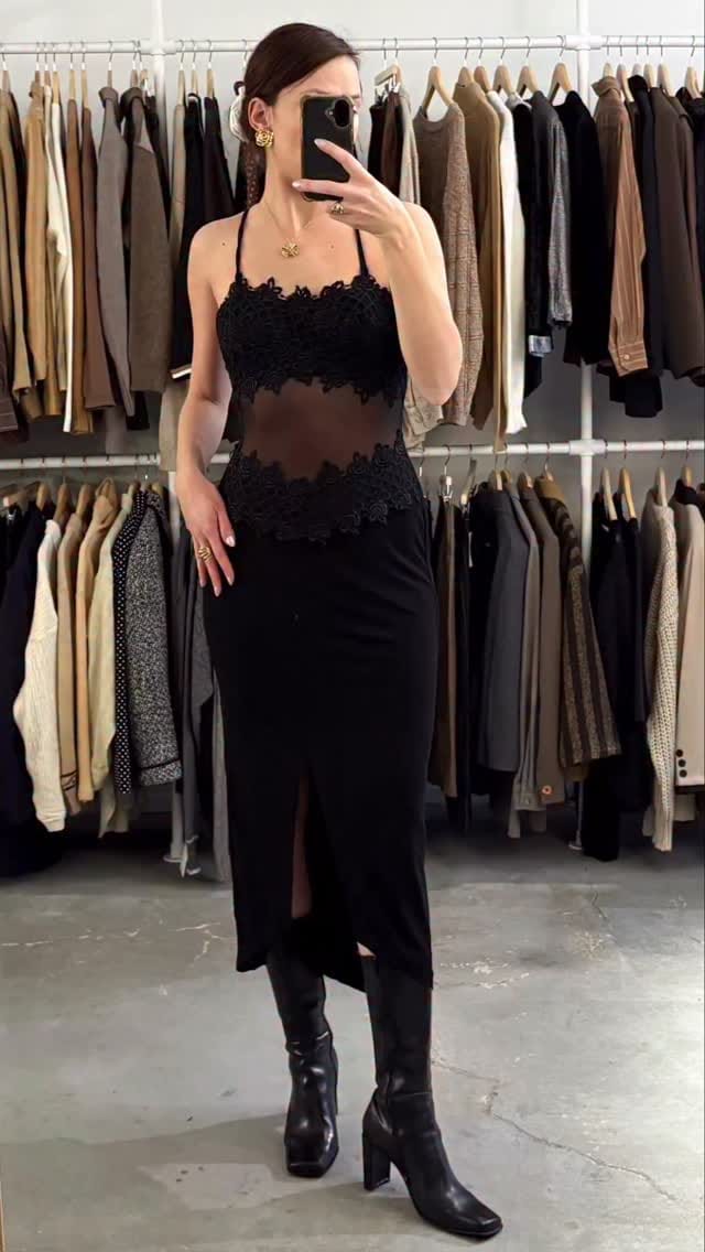Post 4 by J’adore Vintage on Instagram (video)
