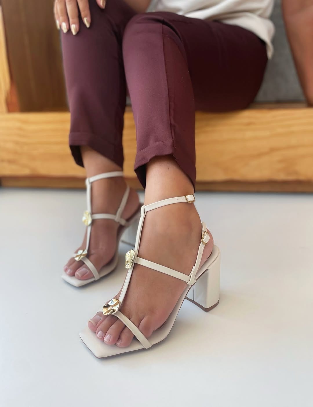 Post 4 by Sᴇᴠᴇʀɪɴᴀ Sᴇʟꜰ Sʜᴏᴇꜱ on Instagram (carousel)