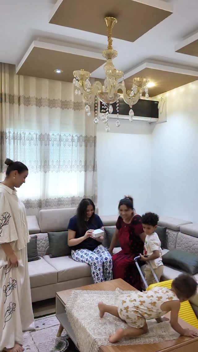 Post 3 by 𝐀𝐌𝐄𝐍𝐈 𝐁𝐄𝐀𝐔𝐓𝐘 | أماني on Instagram (video)